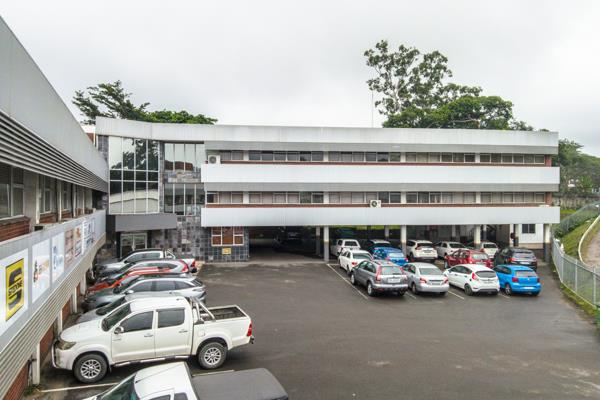 1 600 m² Office Space