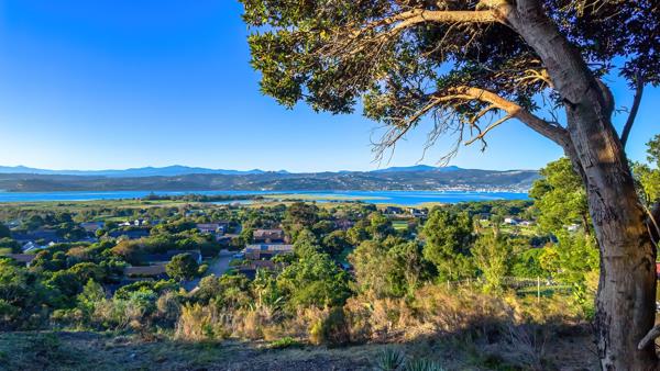 872 m² Land