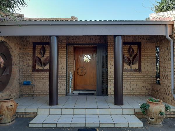 6 Bedroom House