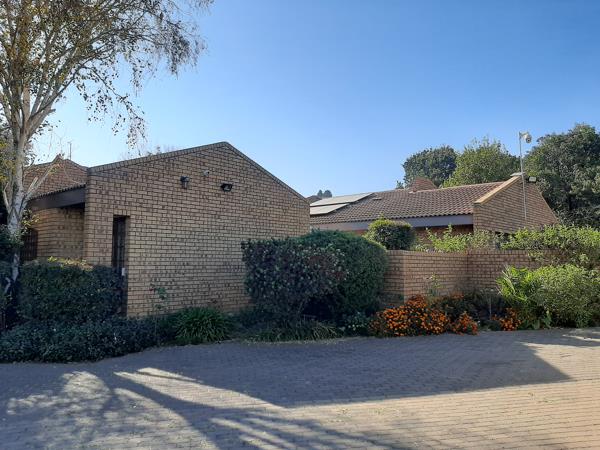 6 Bedroom House