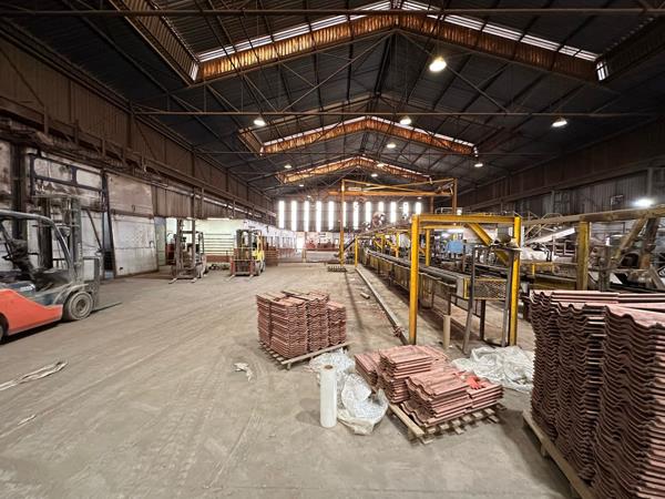 4 105  m² Industrial space