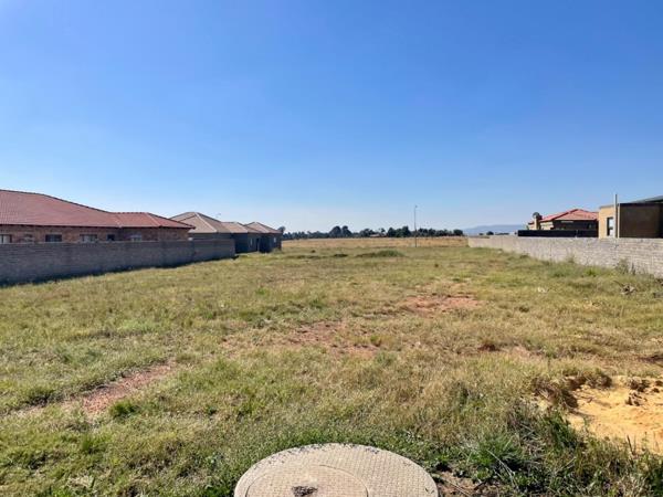 1 038 m² Land