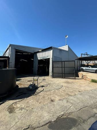 1 250  m² Industrial space