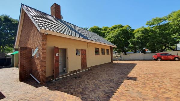 1 605  m² Commercial space