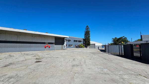 2 770  m² Industrial space