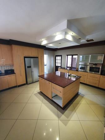 6 Bedroom House