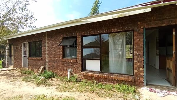 2.3 ha Smallholding