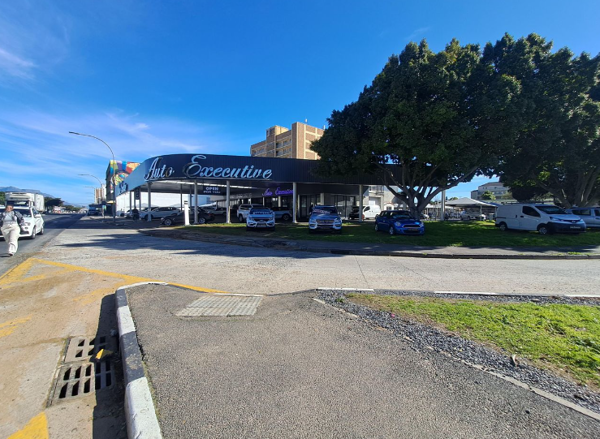 2 113  m² Commercial space