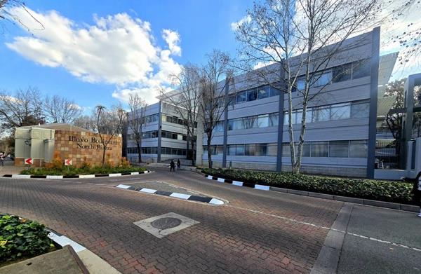 937 m² Office Space