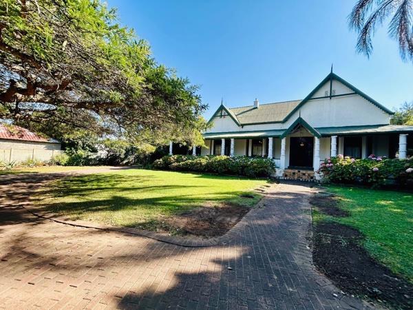 6 Bedroom House