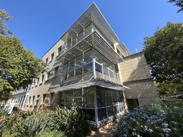 723 m² Office Space