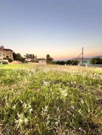 825 m² Land