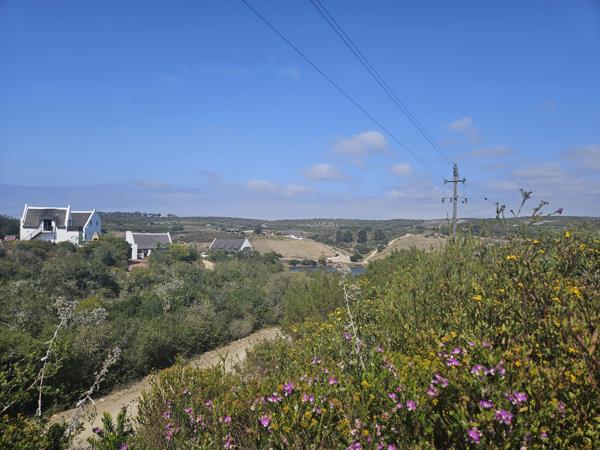 608 m² Land