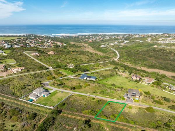 1 048 m² Land