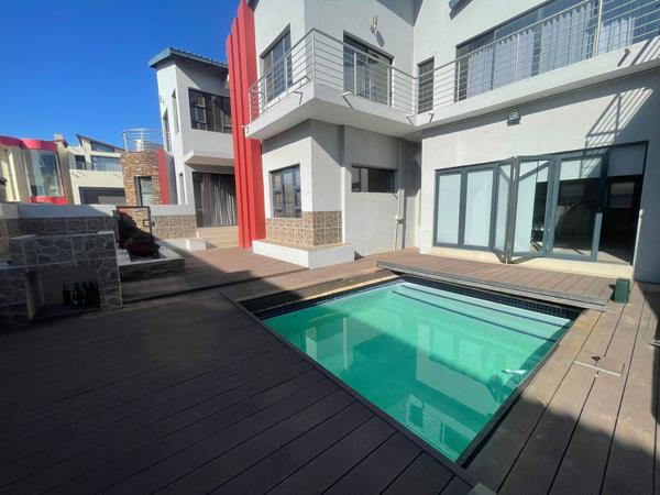 6 Bedroom House