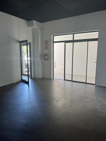 109  m² Commercial space