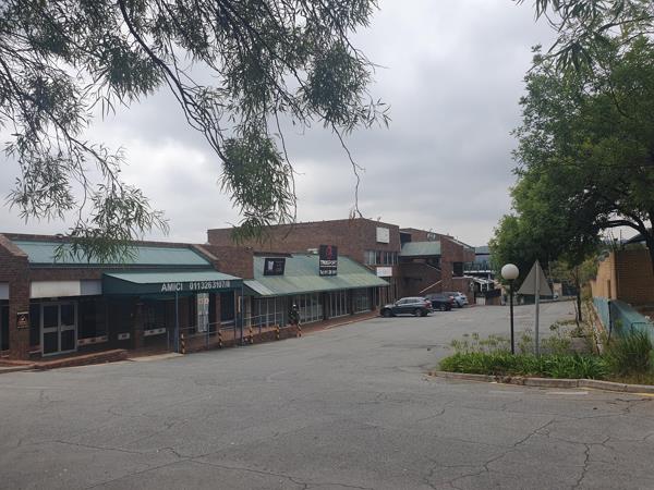 2 300 m² Retail Space