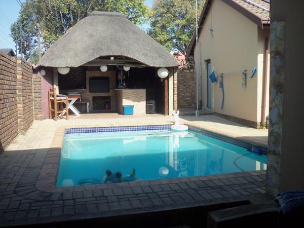 6 Bedroom House