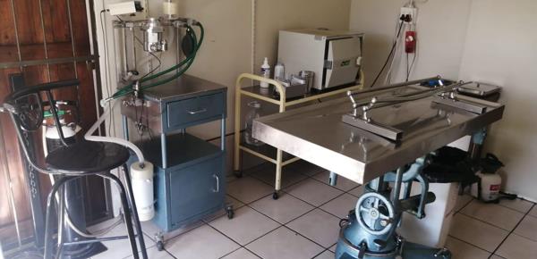 885  m² Commercial space