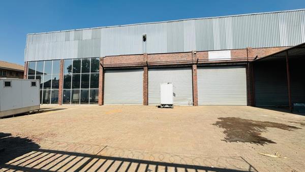 4 400  m² Industrial space