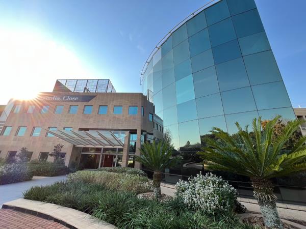 877 m² Commercial space