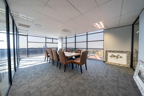 829  m² Commercial space