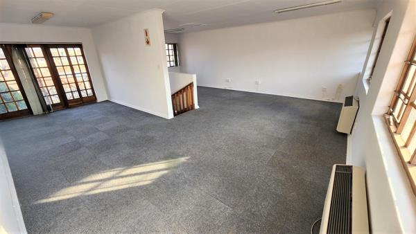 124  m² Commercial space