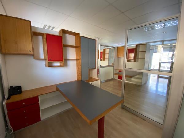 107.4  m² Office Space