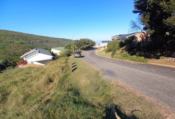 1 090 m² Land