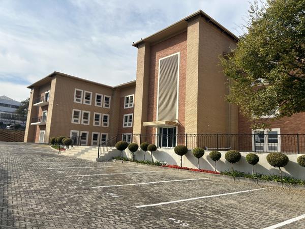 554  m² Commercial space