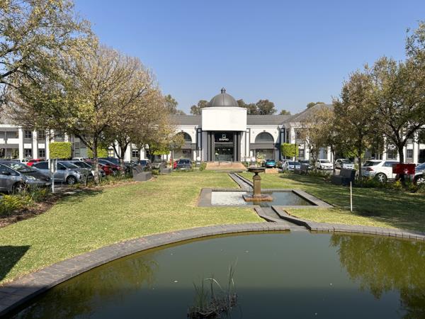 203  m² Commercial space