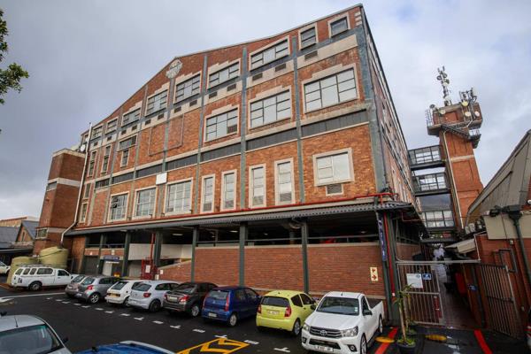 1 293  m² Office Space