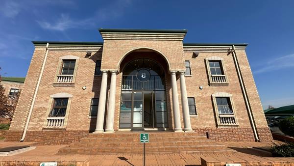 150  m² Commercial space