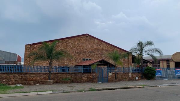 1 100 m² Industrial space