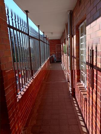 18 Bedroom Flat