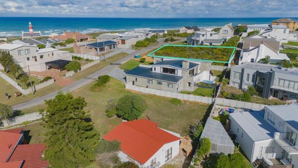 740 m² Land