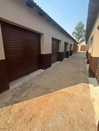 30  m² Commercial space