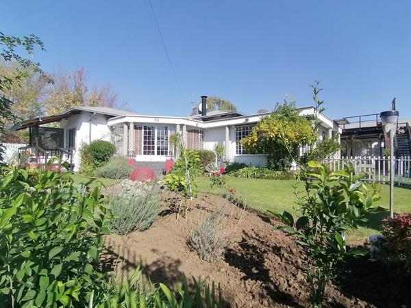 702  m² Commercial space