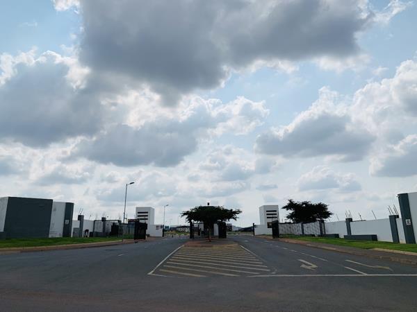 3 022 m² Land