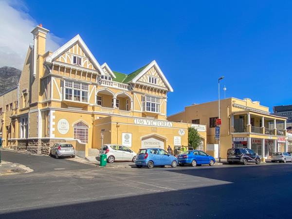 2 106  m² Commercial space