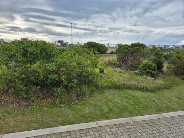 352 m² Land