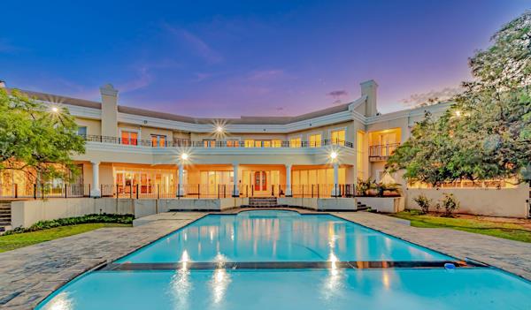 11.8 ha Smallholding