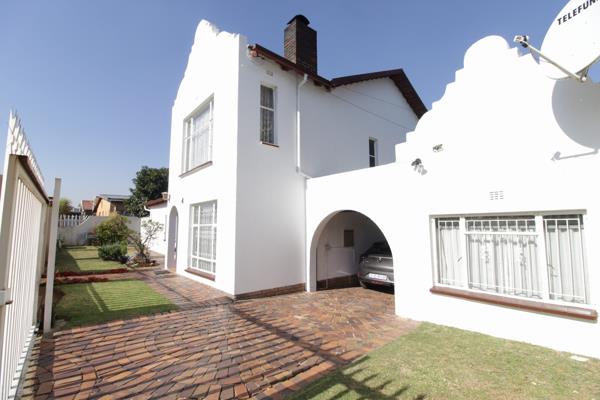 8 Bedroom House