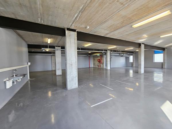 1 376  m² Commercial space