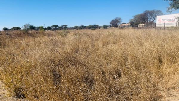1 670 m² Land