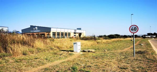 1 677 m² Land