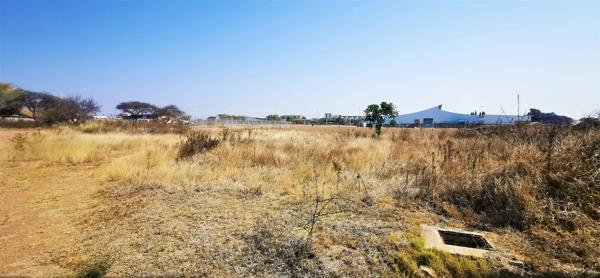 1 890 m² Land