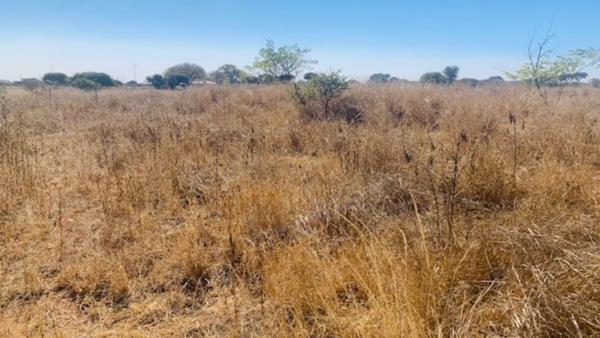 1 677 m² Land