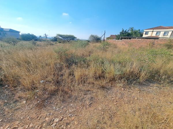 1 734 m² Land