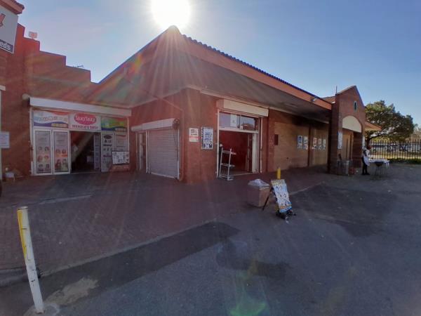 1 000  m² Commercial space